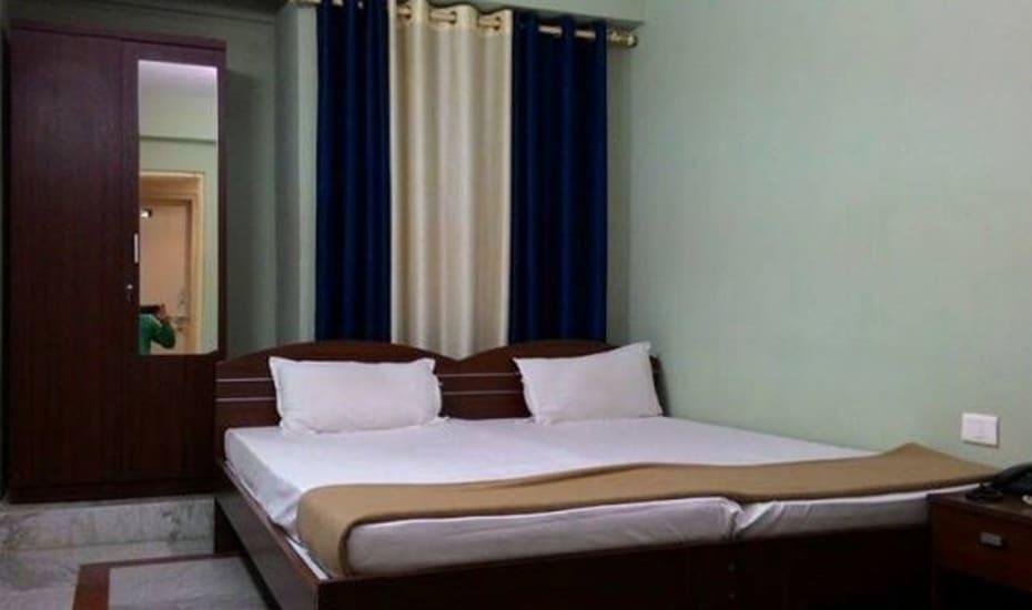 Hotel Tushtaya Residency Godda ภายนอก รูปภาพ